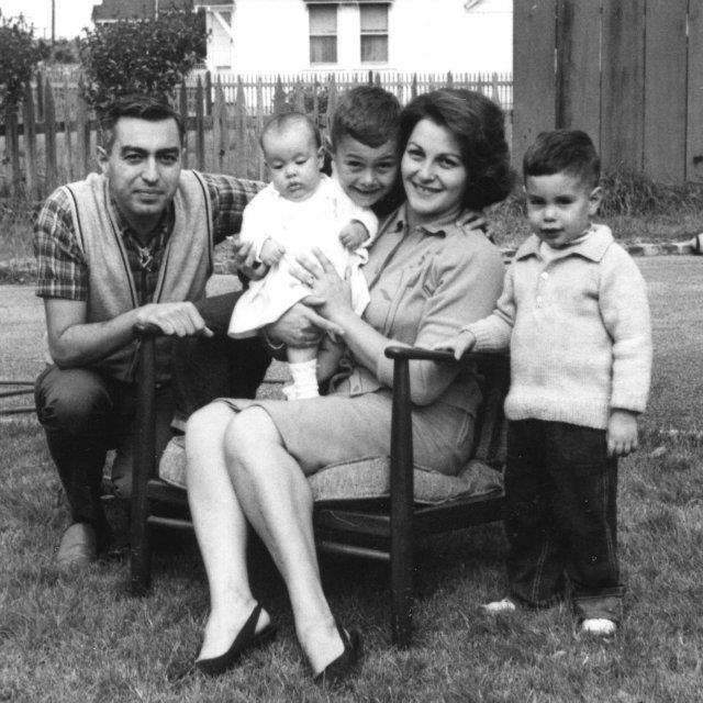 Roshan and her parents, Abolfath and Mahvash Ardalan and siblings Faroukh and Babak Ardalan 
